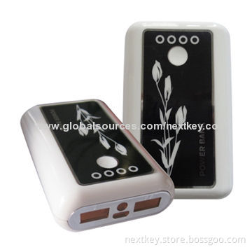 Dual-USB Ports Portable Power Bank 8,400mah for Cellphone Charging, Supports iPhone and Samsung